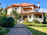 Купить дом с участком по адресу Крым, г. Ялта, пгт Гурзуф, Ялтинская ул., дом 33