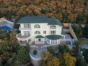 Купить дом с участком по адресу Крым, г. Ялта, пгт Гаспра, Безымянная ул.