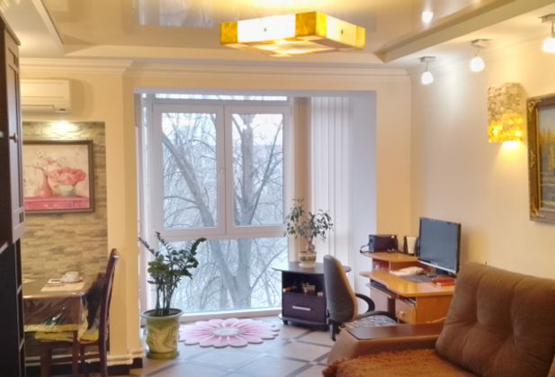 Купить двухкомнатную квартиру по адресу Крым, г. Феодосия, Гарнаева ул, дом 72