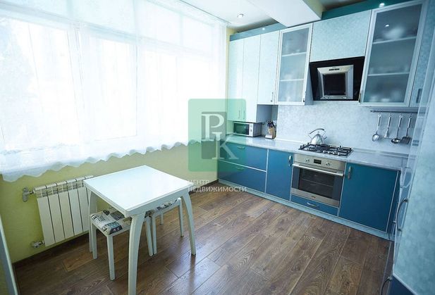 Купить трёхкомнатную квартиру по адресу Севастополь, Руднева ул, дом 28