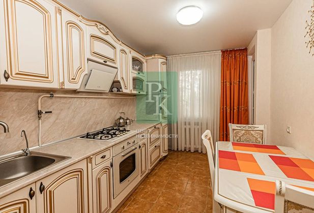 Купить трёхкомнатную квартиру по адресу Севастополь, Маринеско ул, дом 6