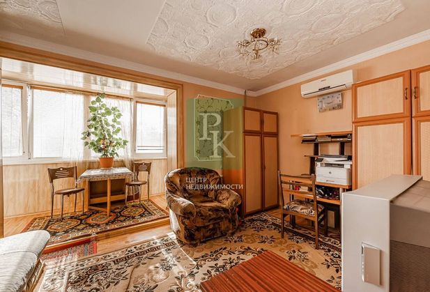 Купить однокомнатную квартиру по адресу Севастополь, Октябрьской революции  проспект, дом 52