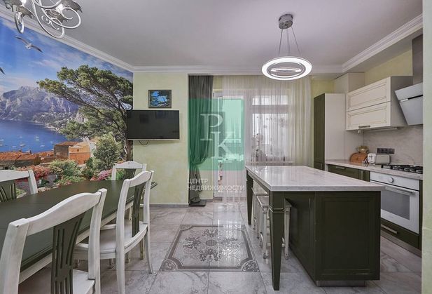 Купить трёхкомнатную квартиру по адресу Севастополь, Маячная ул, дом 50