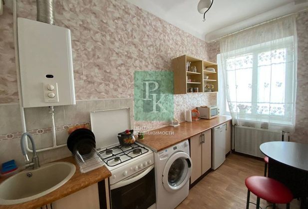 Купить двухкомнатную квартиру по адресу Севастополь, Луначарского ул, дом 8